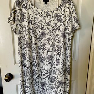 J Jill white and black Wearever dress